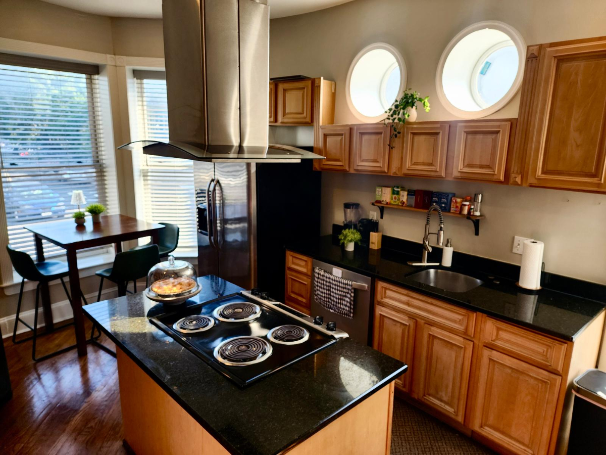 Room in Historic Mansion Rent all-inclusive - Photo 11