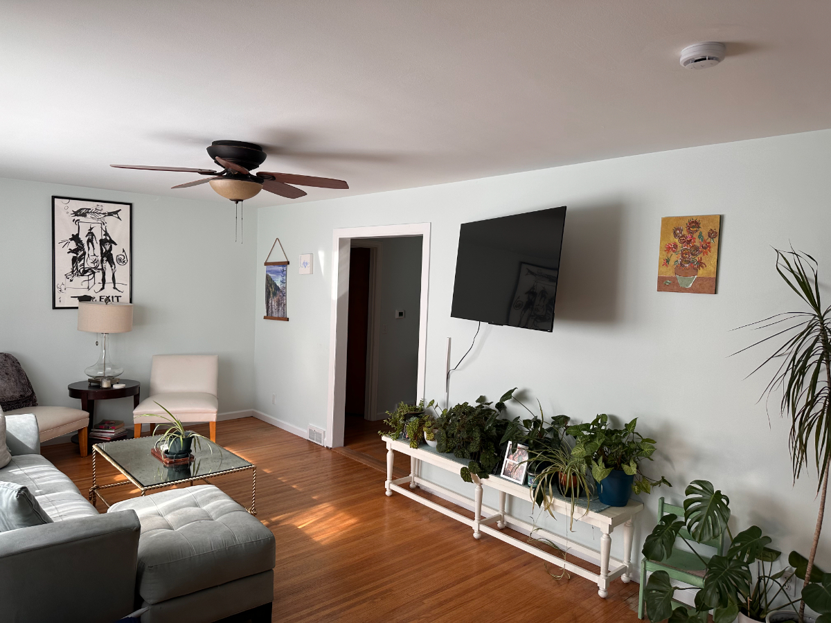 Private Furnished Queen Bedroom | 5 Min to Lake Ontario | Utilities Included - Photo 2