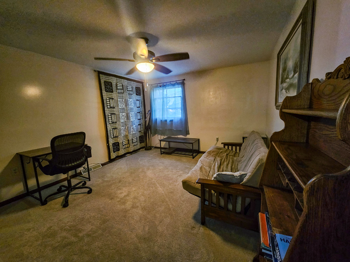 Cozy Lakeview apartment on a quit street! - Photo 4