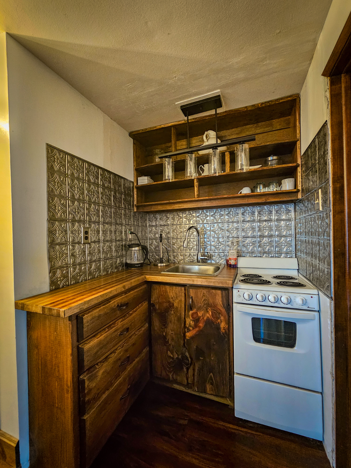 Cozy Lakeview apartment on a quit street! - Photo 5