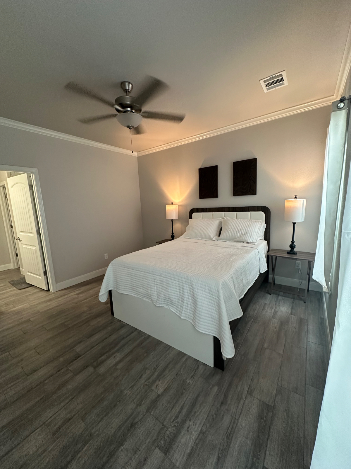 Brand new! Fully Furnished! - Photo 1