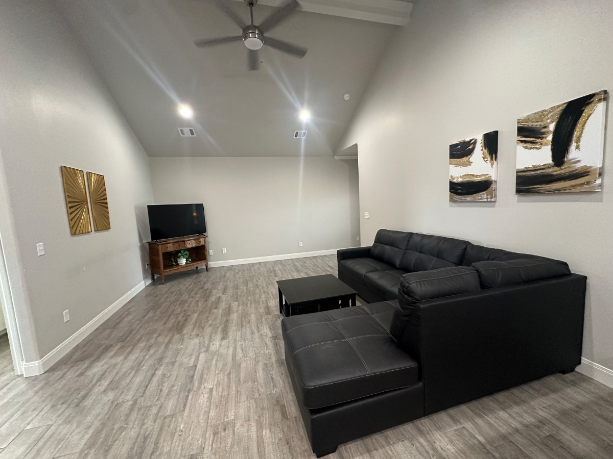 Brand new! Fully Furnished! - Photo 4