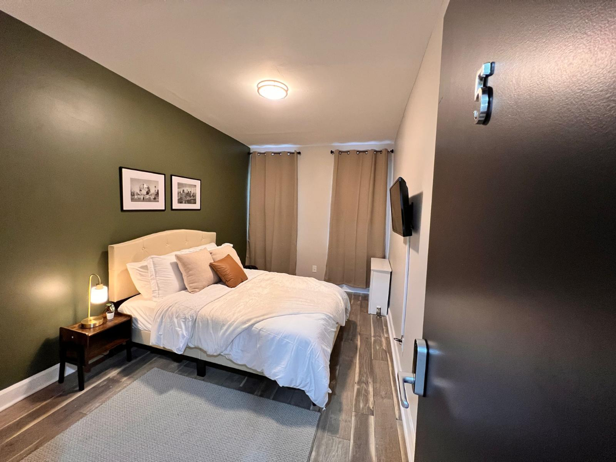 Co-Living | Cozy Private Room | TV+Wifi | Fast Manhattan Access - R5 - Photo 2