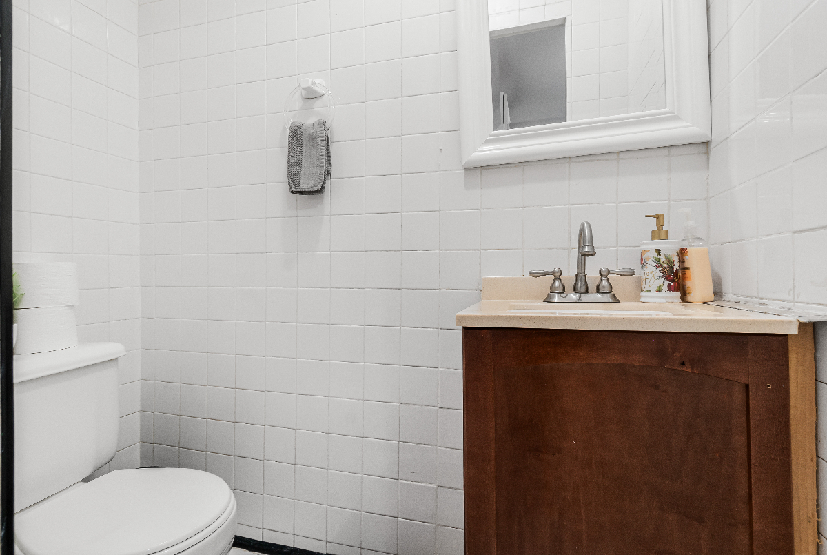 Spacious 3BR Duplex by F Train - Photo 6
