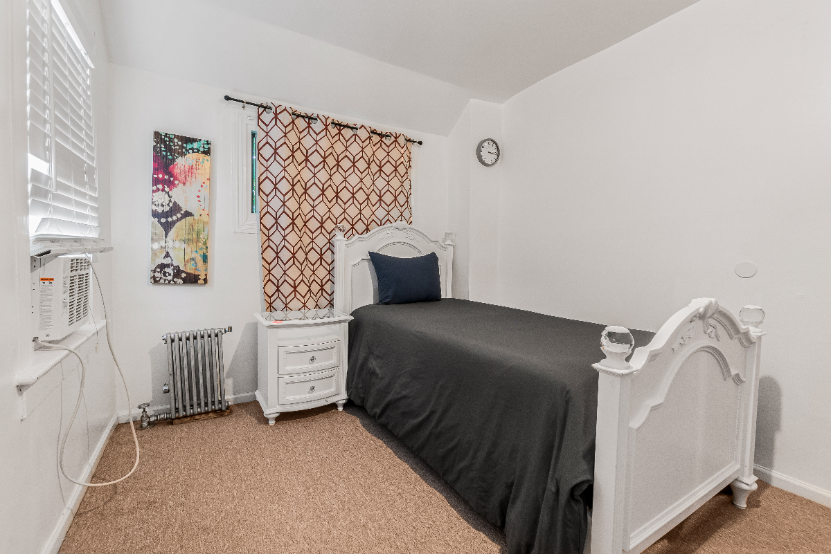 Spacious 3BR Duplex by F Train - Photo 9