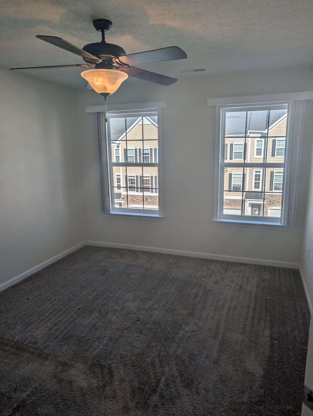 The Ultimate Travel Nurse Retreat: Upscale Suncrest Village Townhome Living Minutes from WVU and Mon - Photo 2