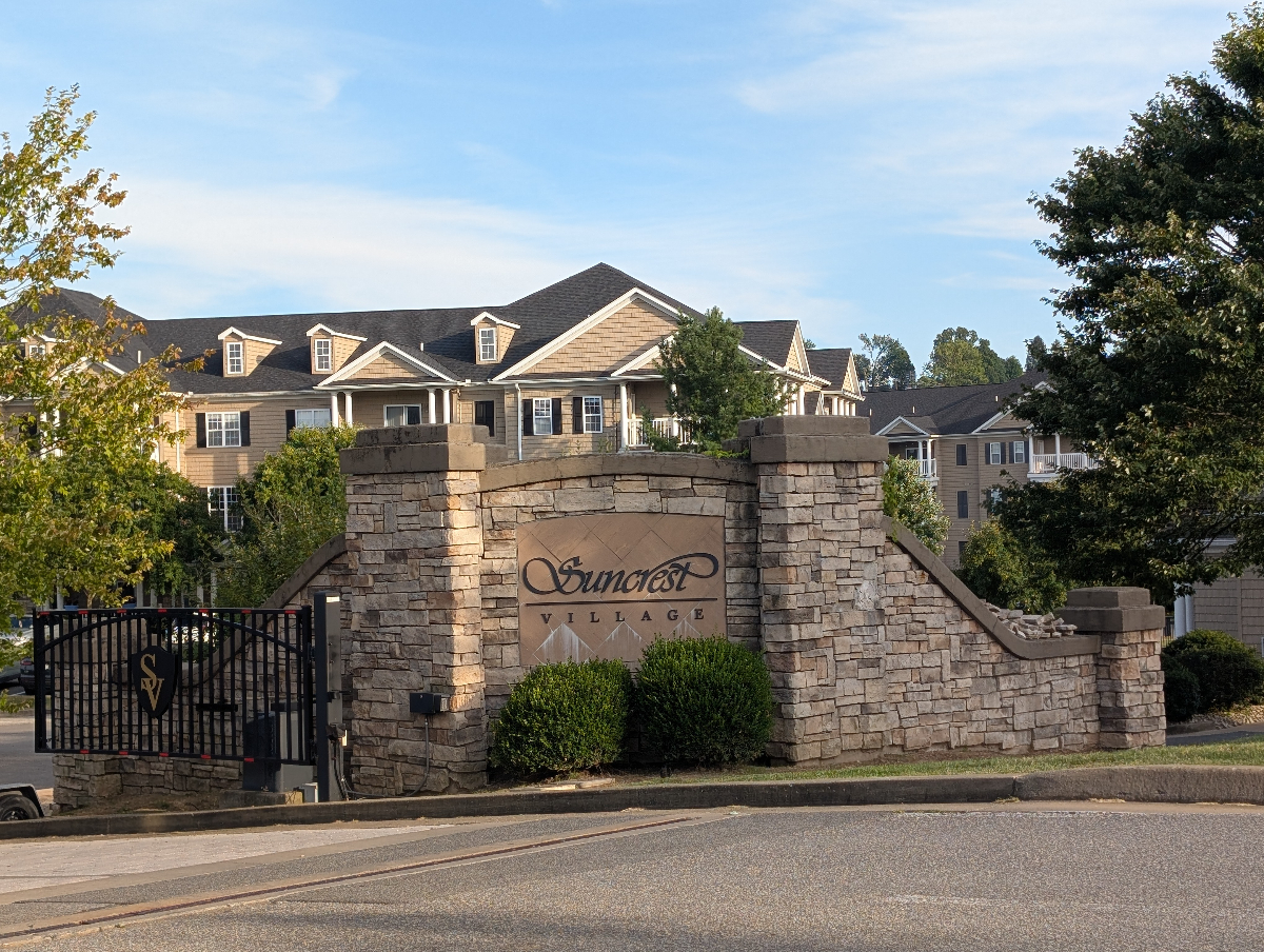 The Ultimate Travel Nurse Retreat: Upscale Suncrest Village Townhome Living Minutes from WVU and Mon - Photo 1