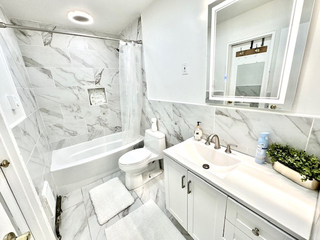 Luxury Waterfront Retreat - Photo 4