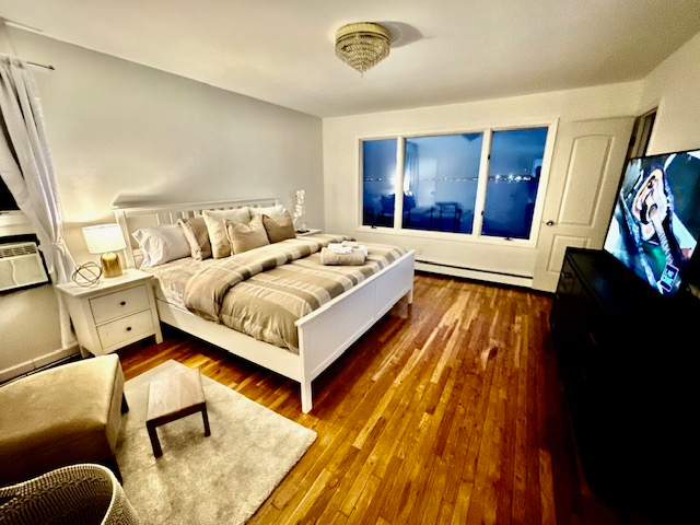 Luxury Waterfront Retreat - Photo 11