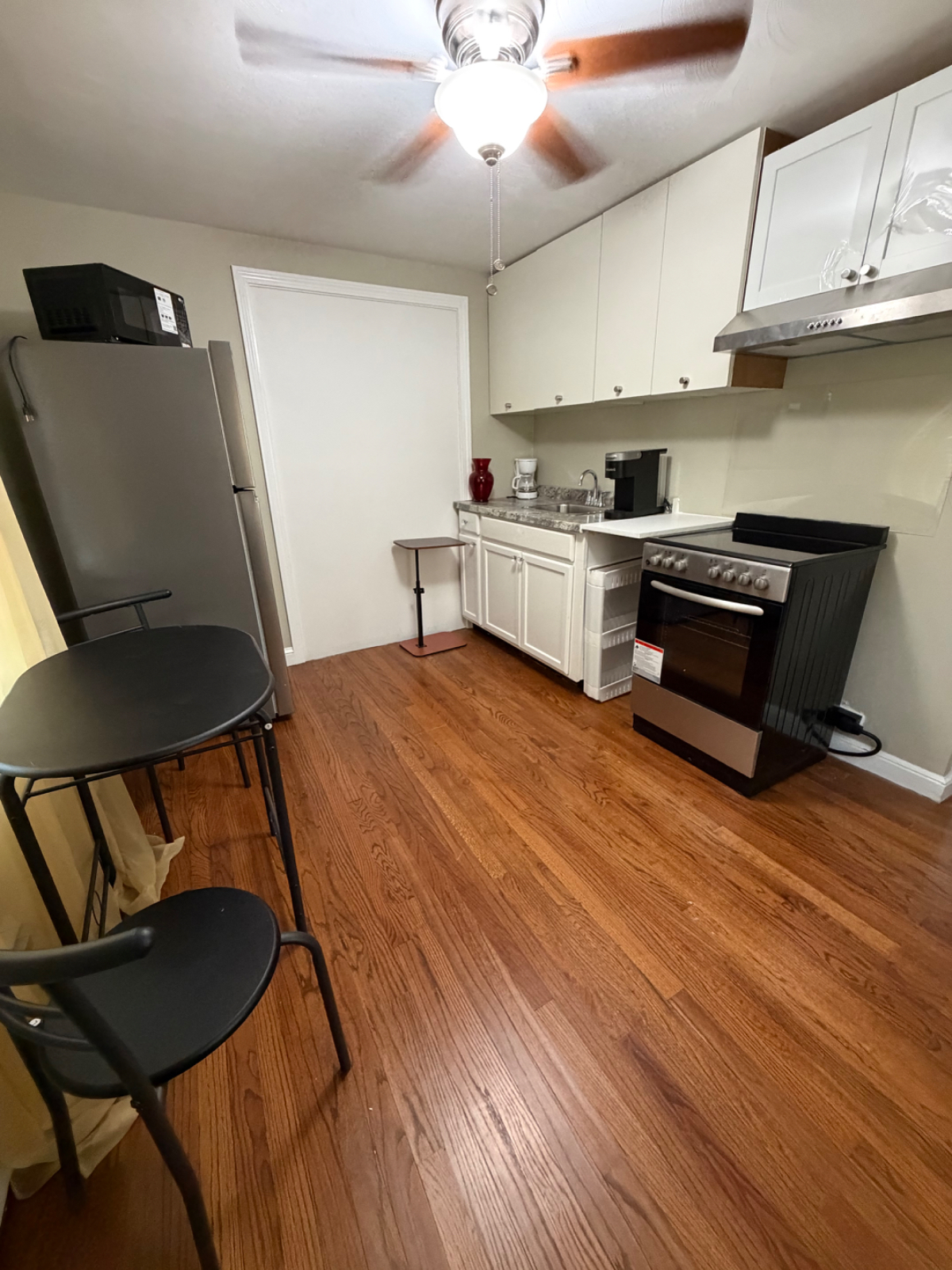 Furnished bedrooms - utilities included - Photo 3
