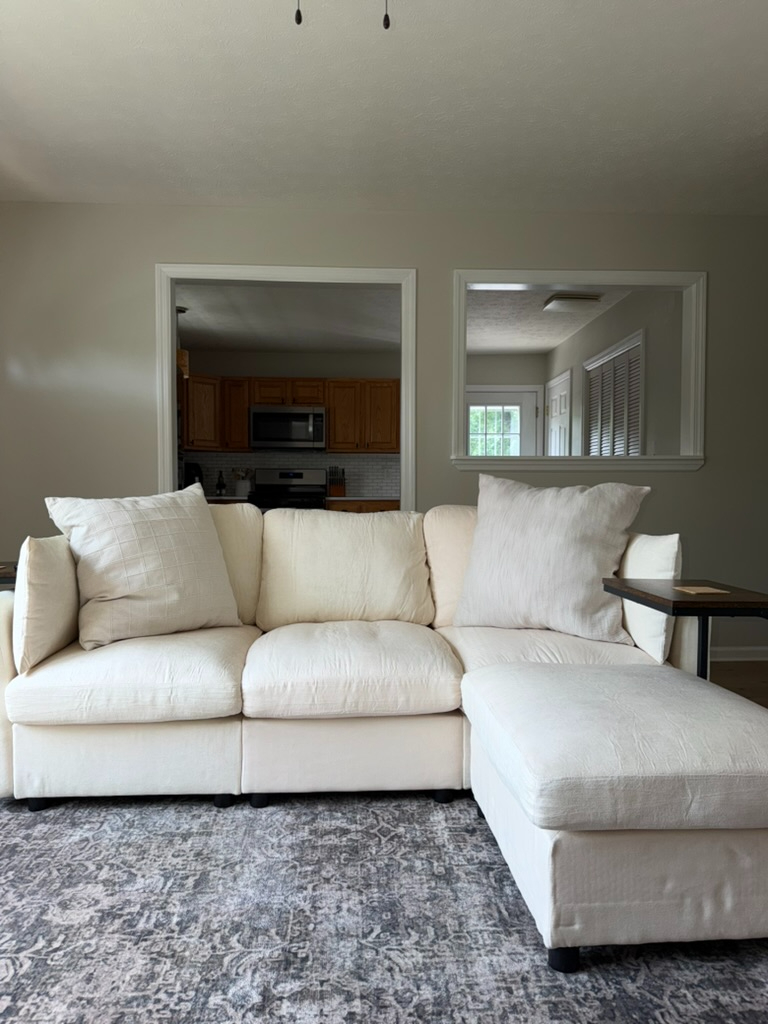 Charming 3BR Ranch with Spacious Deck Near Hospitals - Photo 4