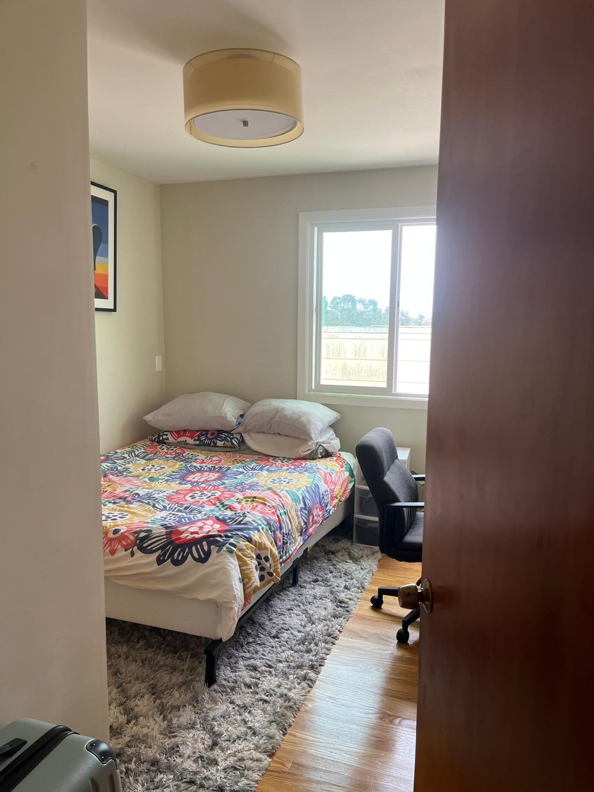 A stylish bedroom in a quiet apartment with sweeping panoramic views of San Francisco - Photo 5