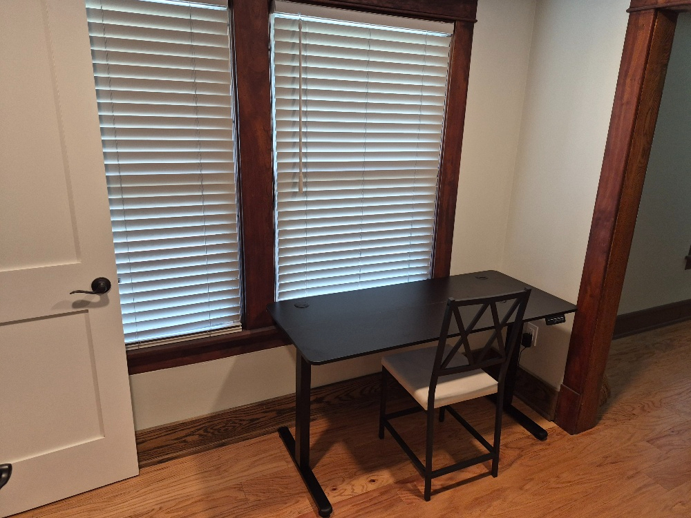 Brand-New Premium Furnished 1BR | Quiet Professional Setting | All Utilities + Wi-Fi - Photo 4