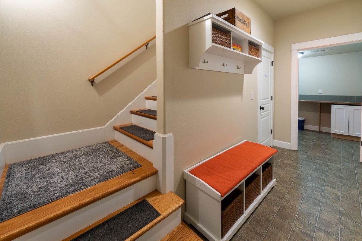 Incredible location for this 30-day minimum stay Redmond two-bedroom + high level office home. PERFECT FOR REMOTE WORKER - Photo 6