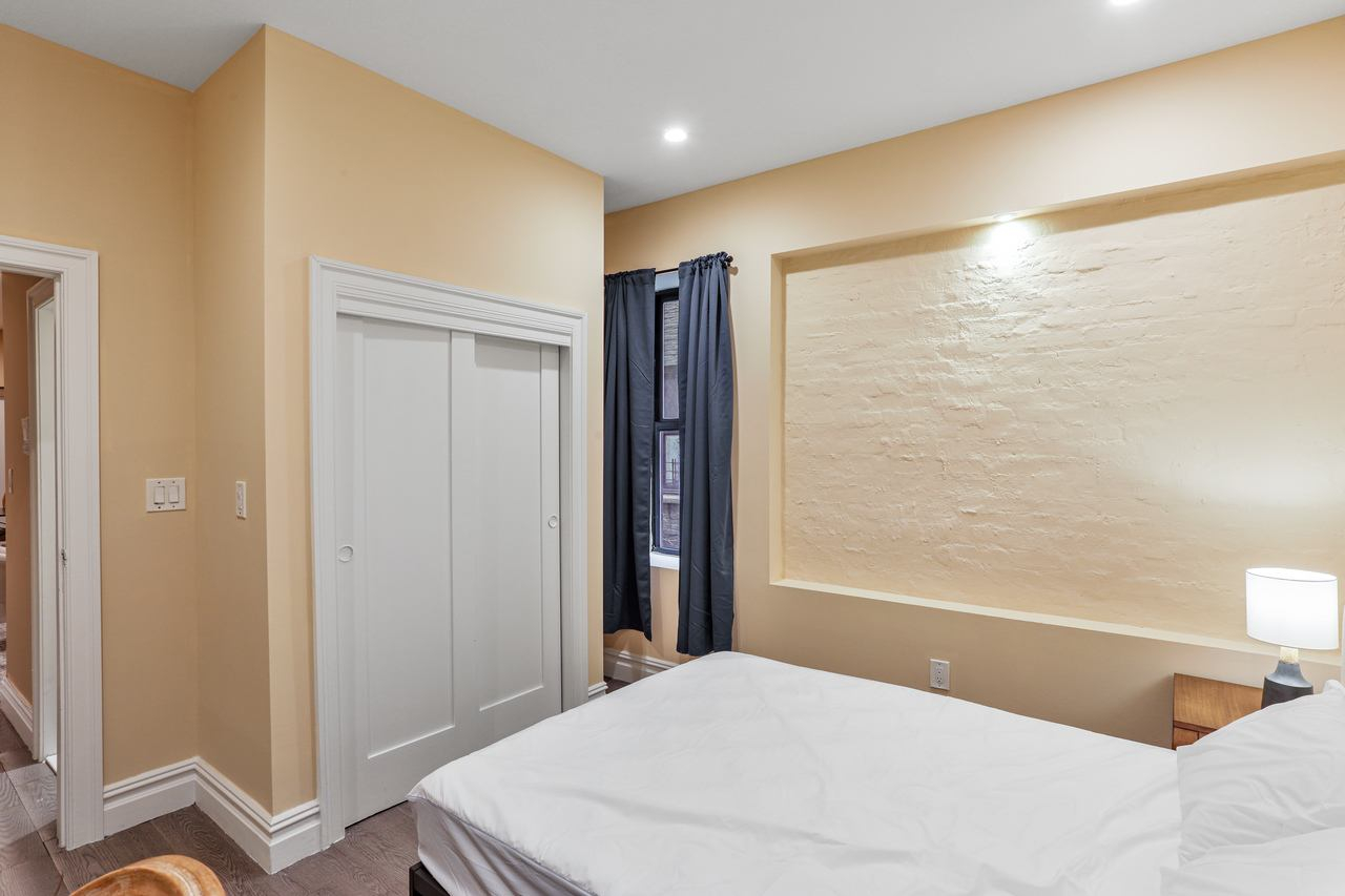 Private Bedroom in East Harlem 696 A - Photo 2