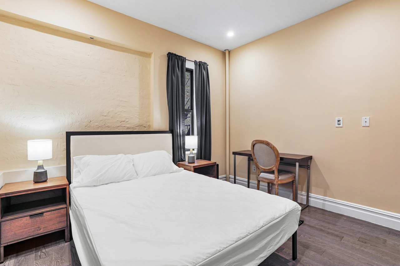 Private Bedroom in East Harlem 696 A - Photo 1