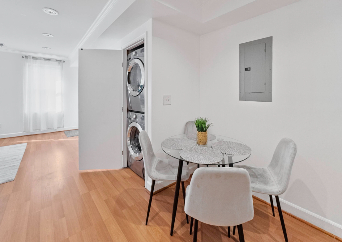 Modern Furnished 2BR/1BA Stay in Washington, DC - Photo 3