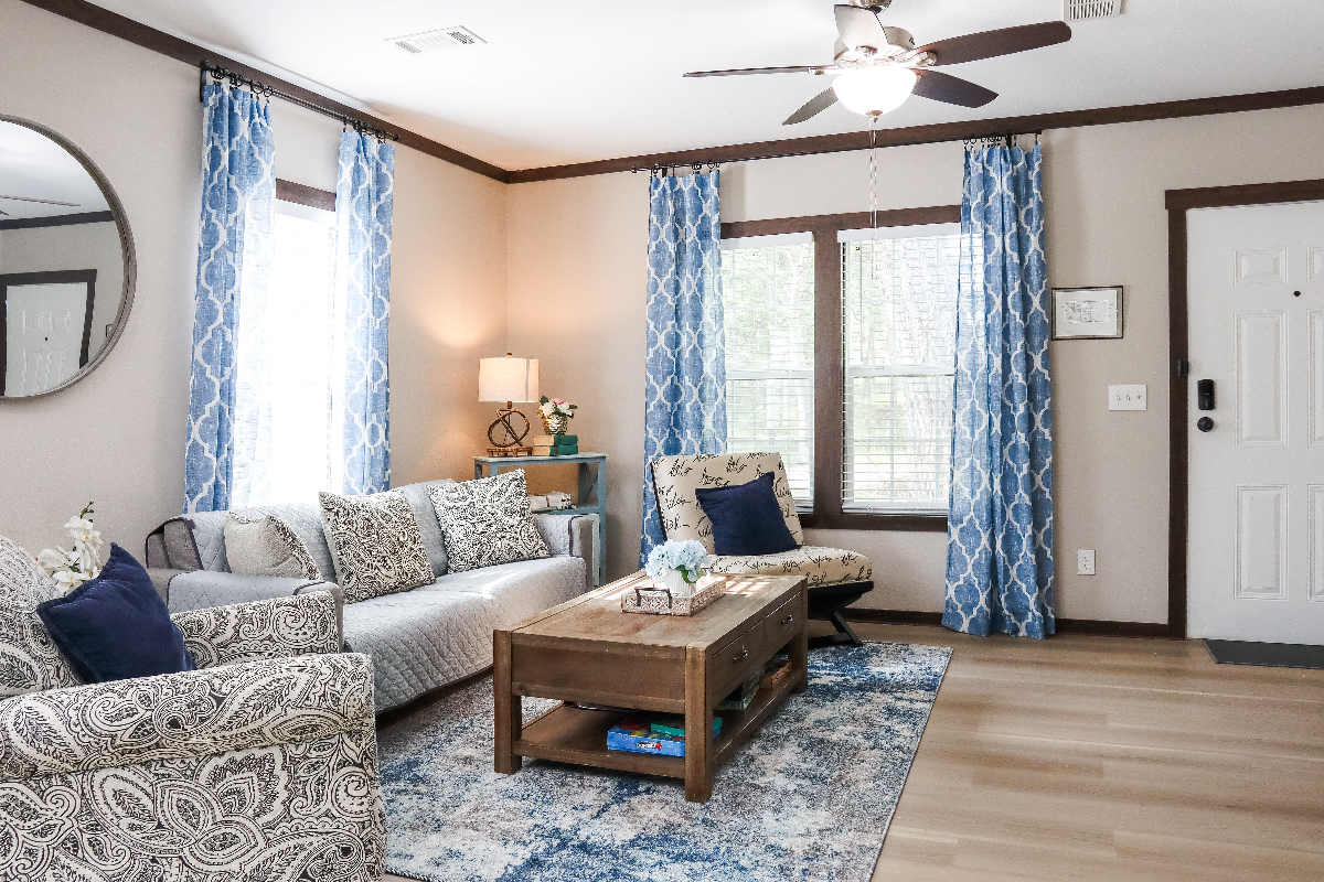 A Cozy Home in Downtown Seguin - Photo 4