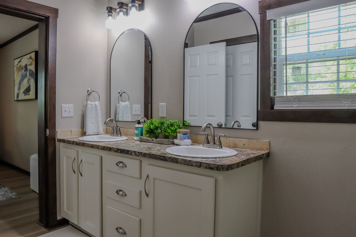 A Cozy Home in Downtown Seguin - Photo 11
