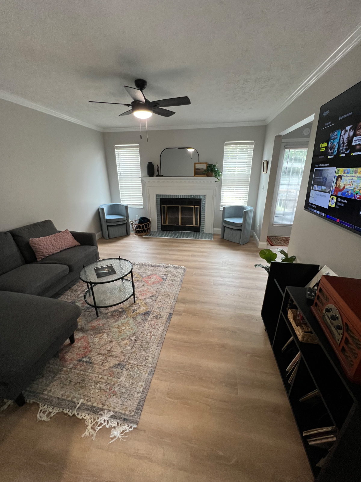 Newly Renovated Townhouse - Photo 7