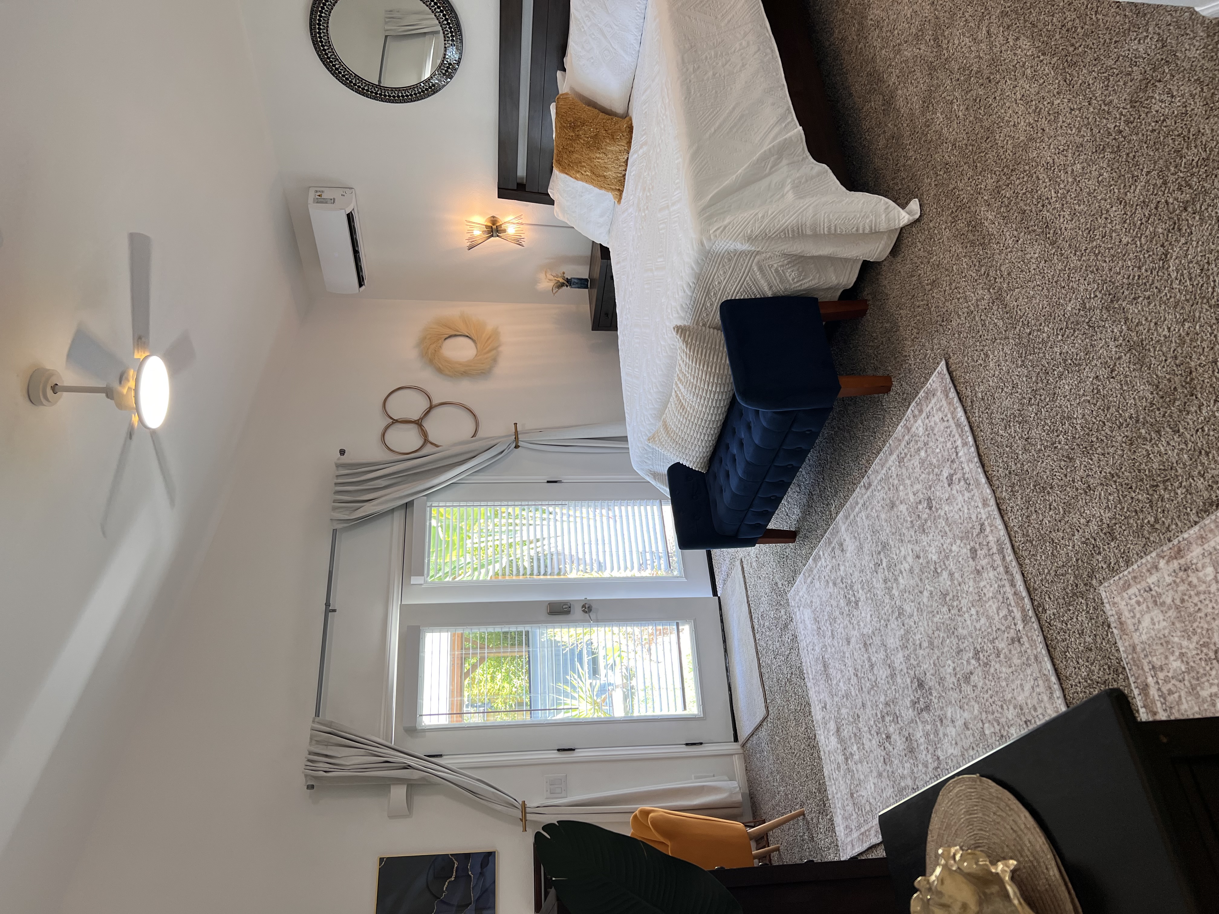 Inviting Private Studio | Dedicated Entrance | Full Custom Kitchen | King Bed | In-Unit Laundry | Jacuzzi Access | Off-Street Parking - Photo 4