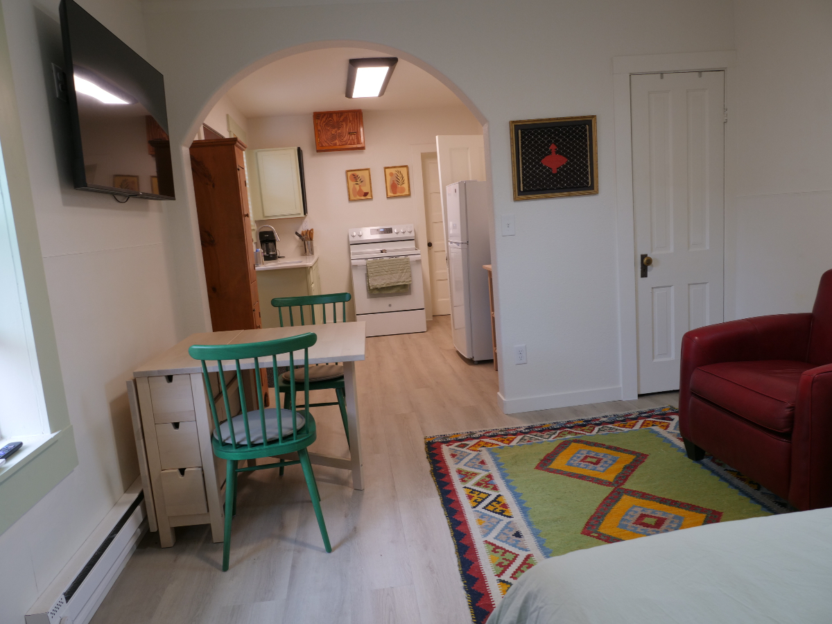 Furnished South End Cottage with Dedicated Parking in Downtown - Photo 11