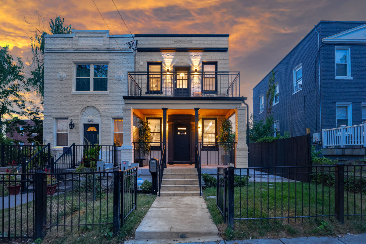 Modern Furnished 3BR/2.5BA NW DC | 2-Car Garage | Patios | Utilities Included - Photo 2