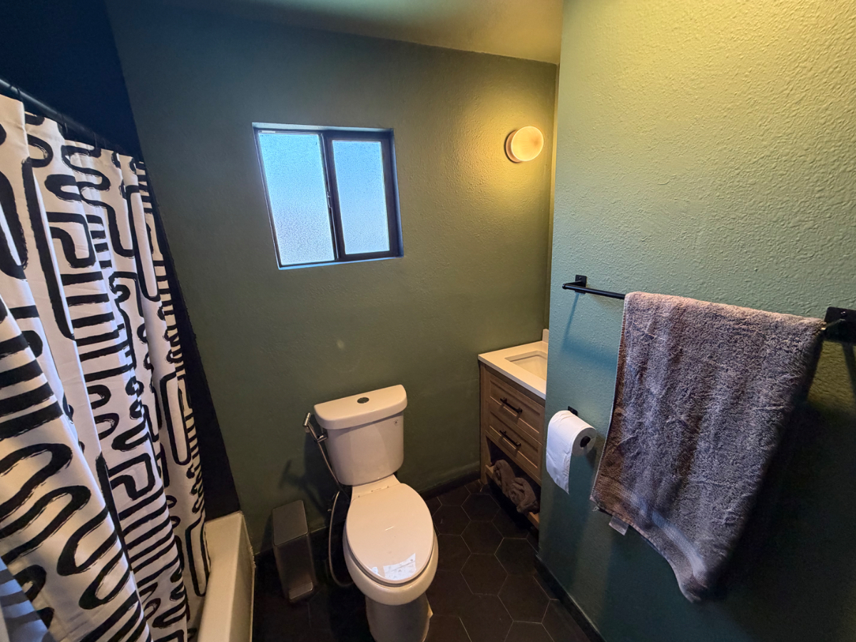 Private Entrance | Cozy Central San Diego Studio | Work & Relax | Discount Available - Photo 3