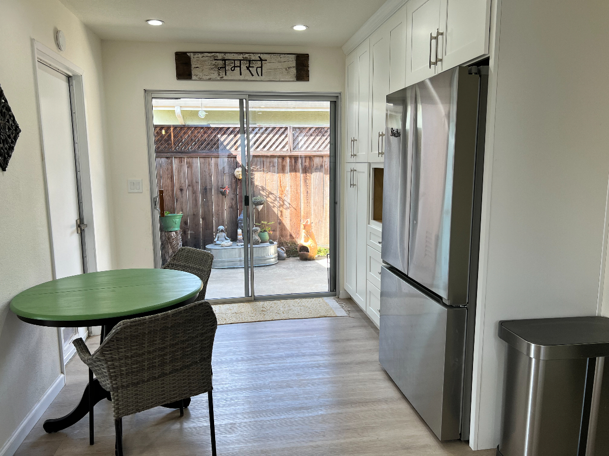Fresh, Fully Renovated Home Near Beaches and Redwoods - A Perfect Midterm Retreat - Photo 5