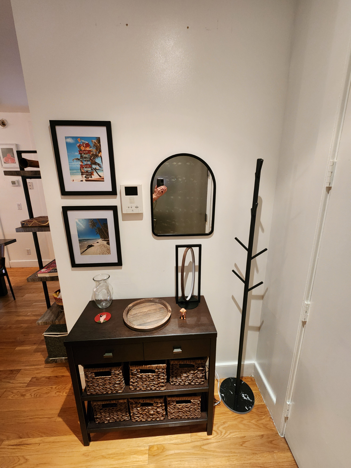 Furnished 2BR with Massive 900 SF Private Patio in Brooklyn - Photo 2