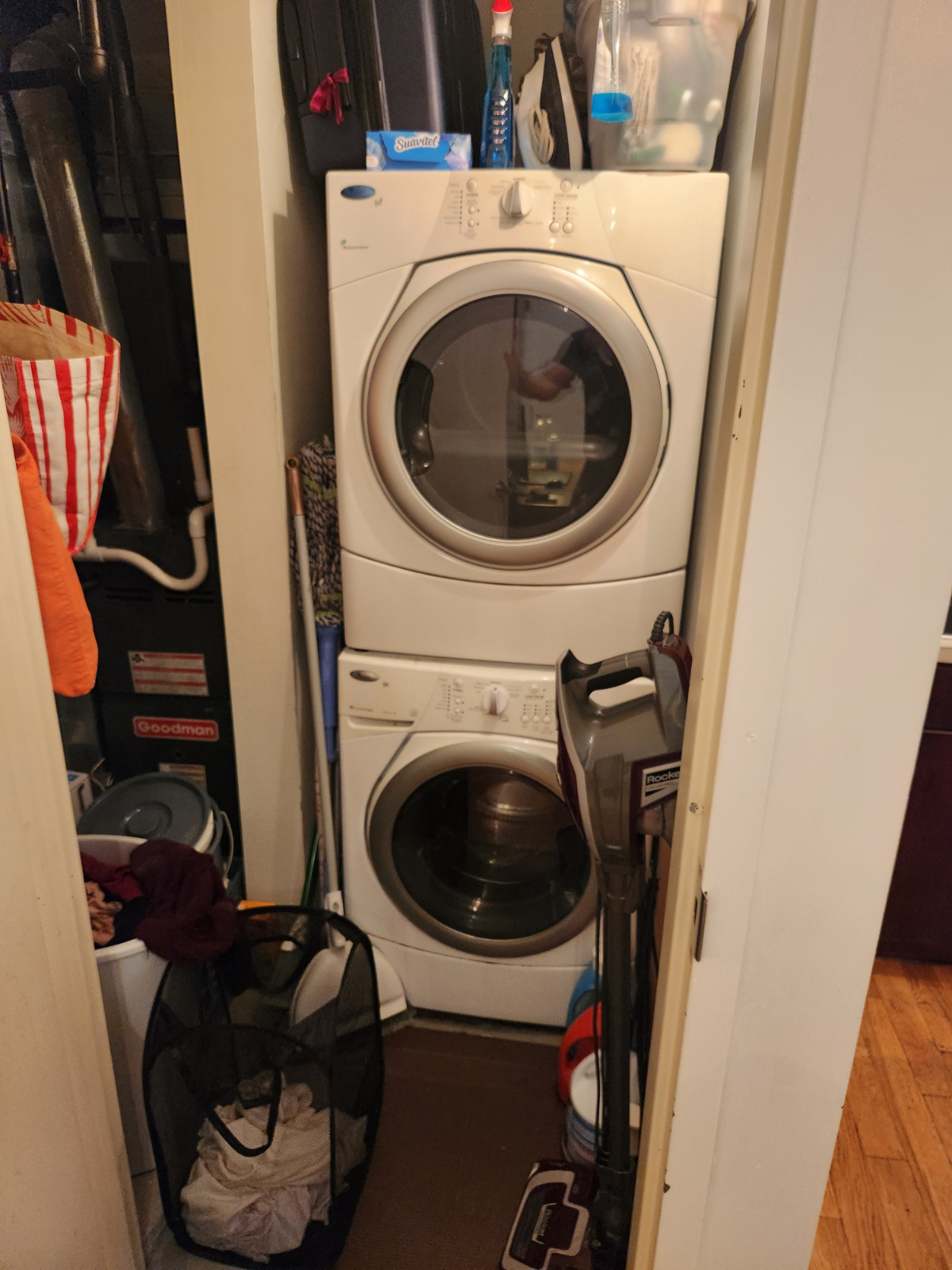 Furnished 2BR with Massive 900 SF Private Patio in Brooklyn - Photo 7