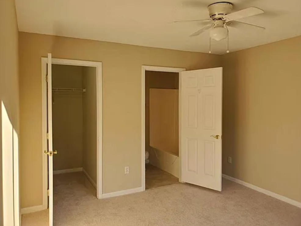 4 Bedroom Condo w/ 1 furnished bedroom available for rent - Photo 2
