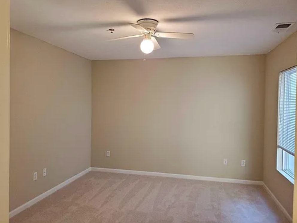 4 Bedroom Condo w/ 1 furnished bedroom available for rent - Photo 4