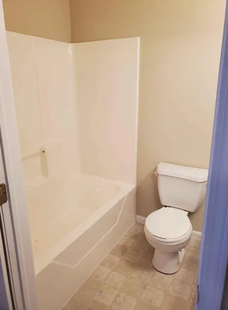 4 Bedroom Condo w/ 1 furnished bedroom available for rent - Photo 5