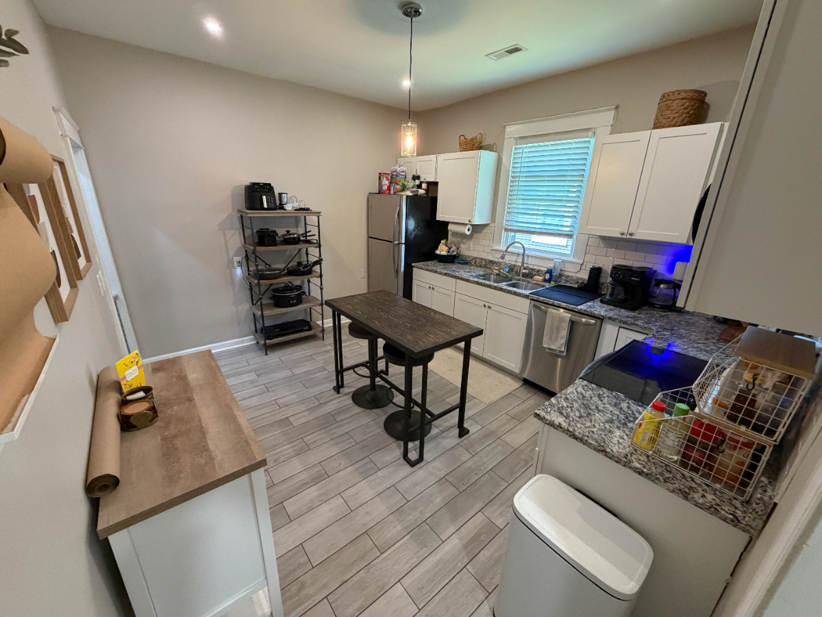 Swansboro Bungalow - Photo 4