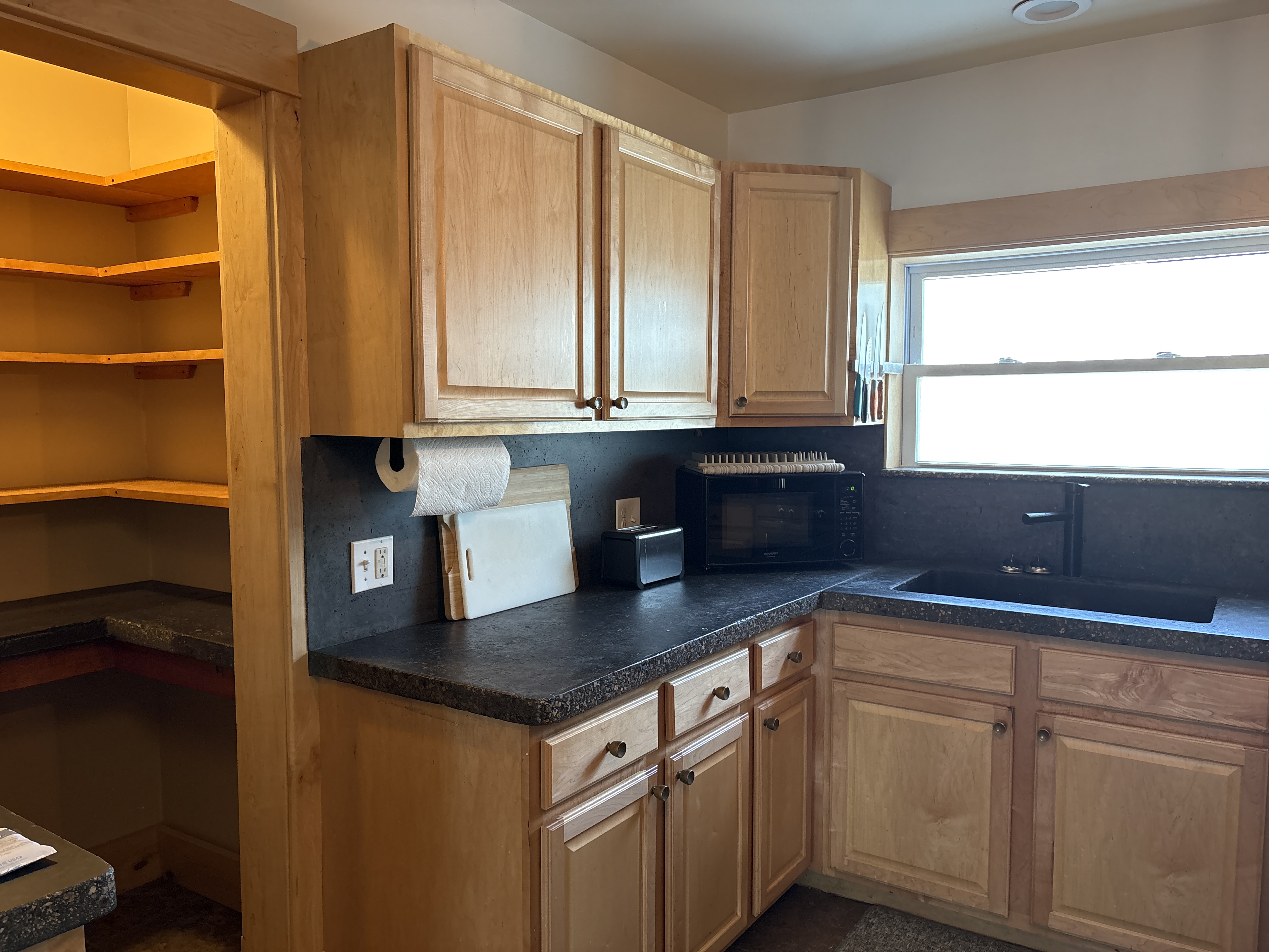 Fully Furnished 3-Bedroom Apartment in St. Johnsbury, VT - Photo 4