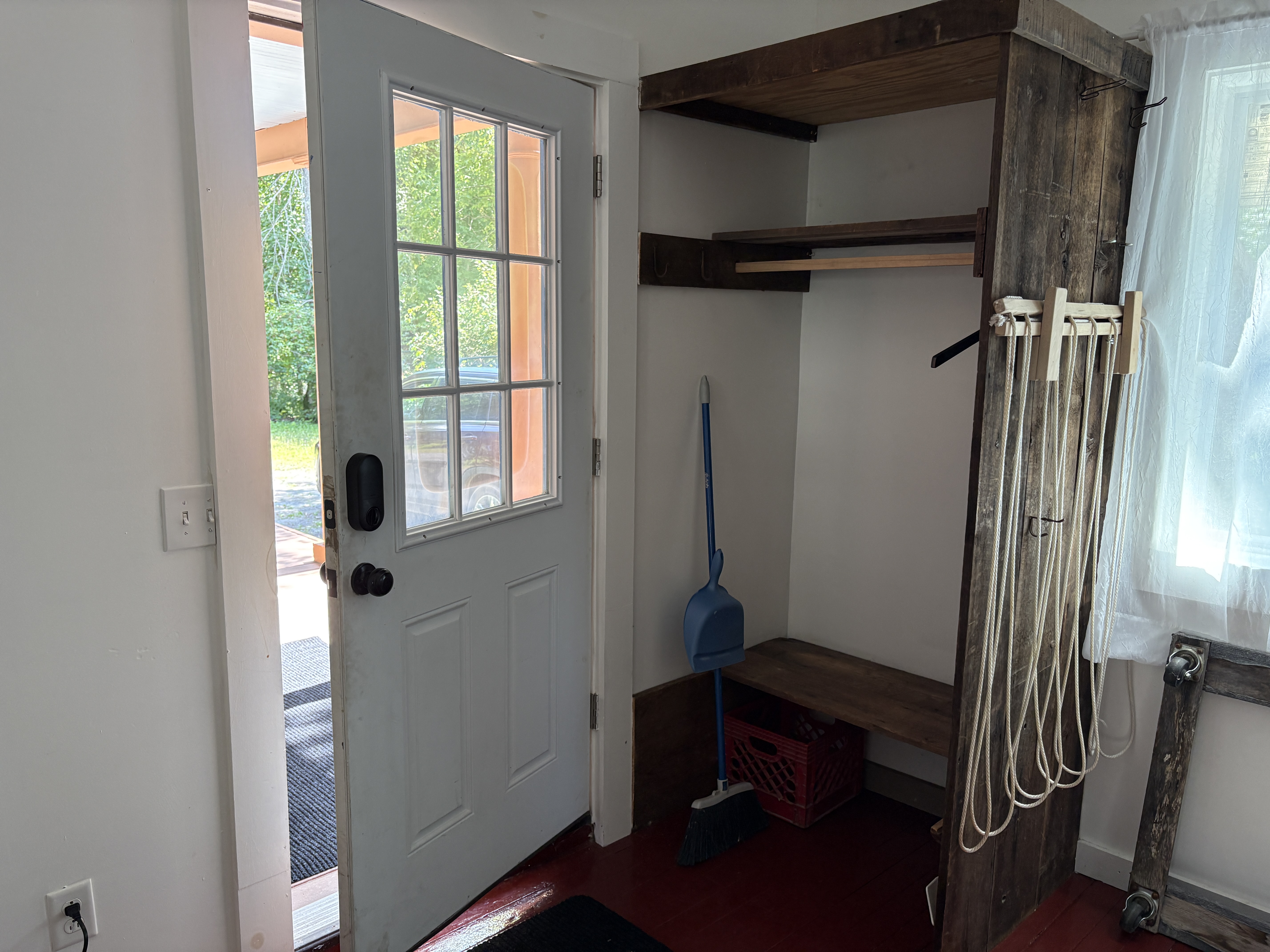 Fully Furnished 3-Bedroom Apartment in St. Johnsbury, VT - Photo 3