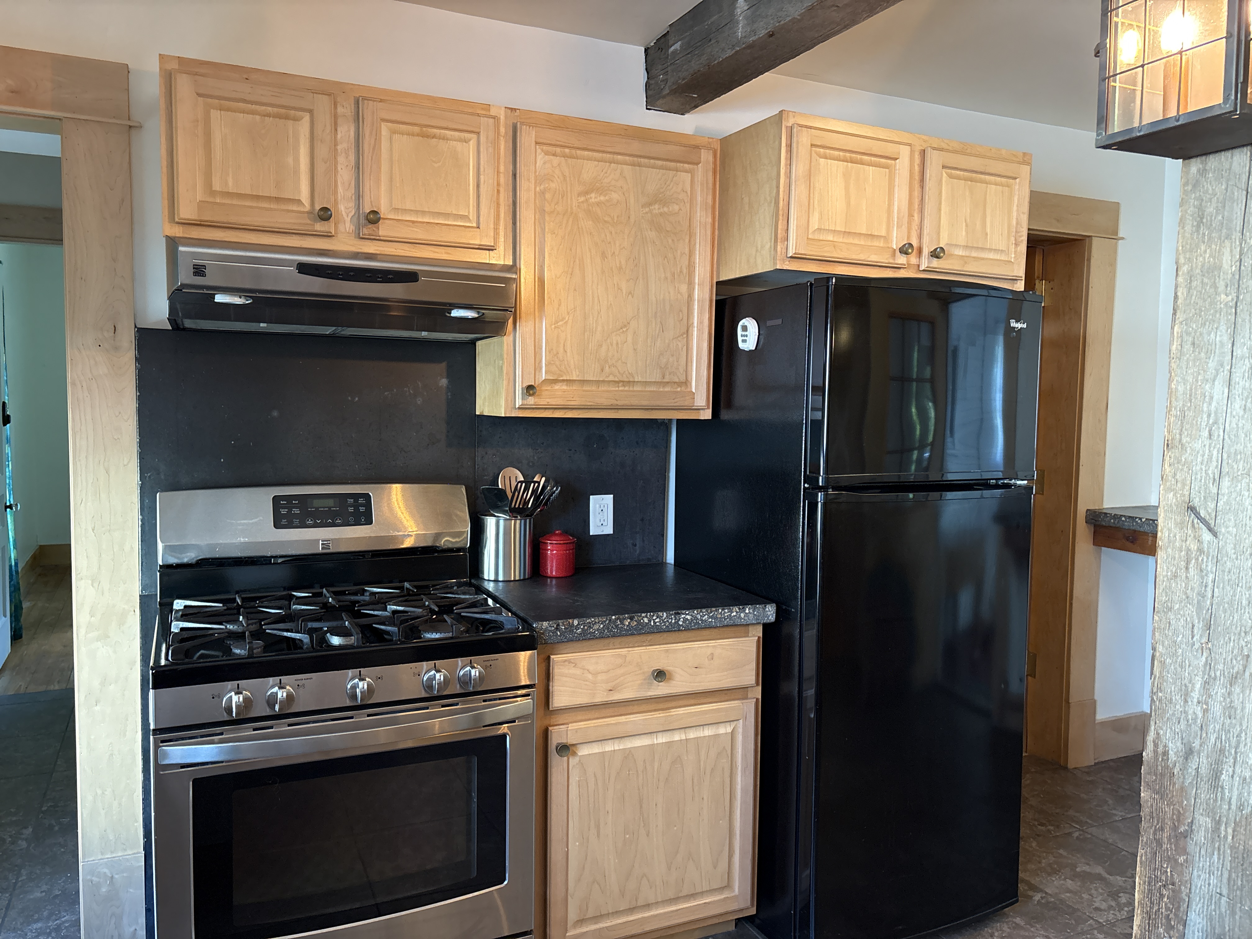 Fully Furnished 3-Bedroom Apartment in St. Johnsbury, VT - Photo 9