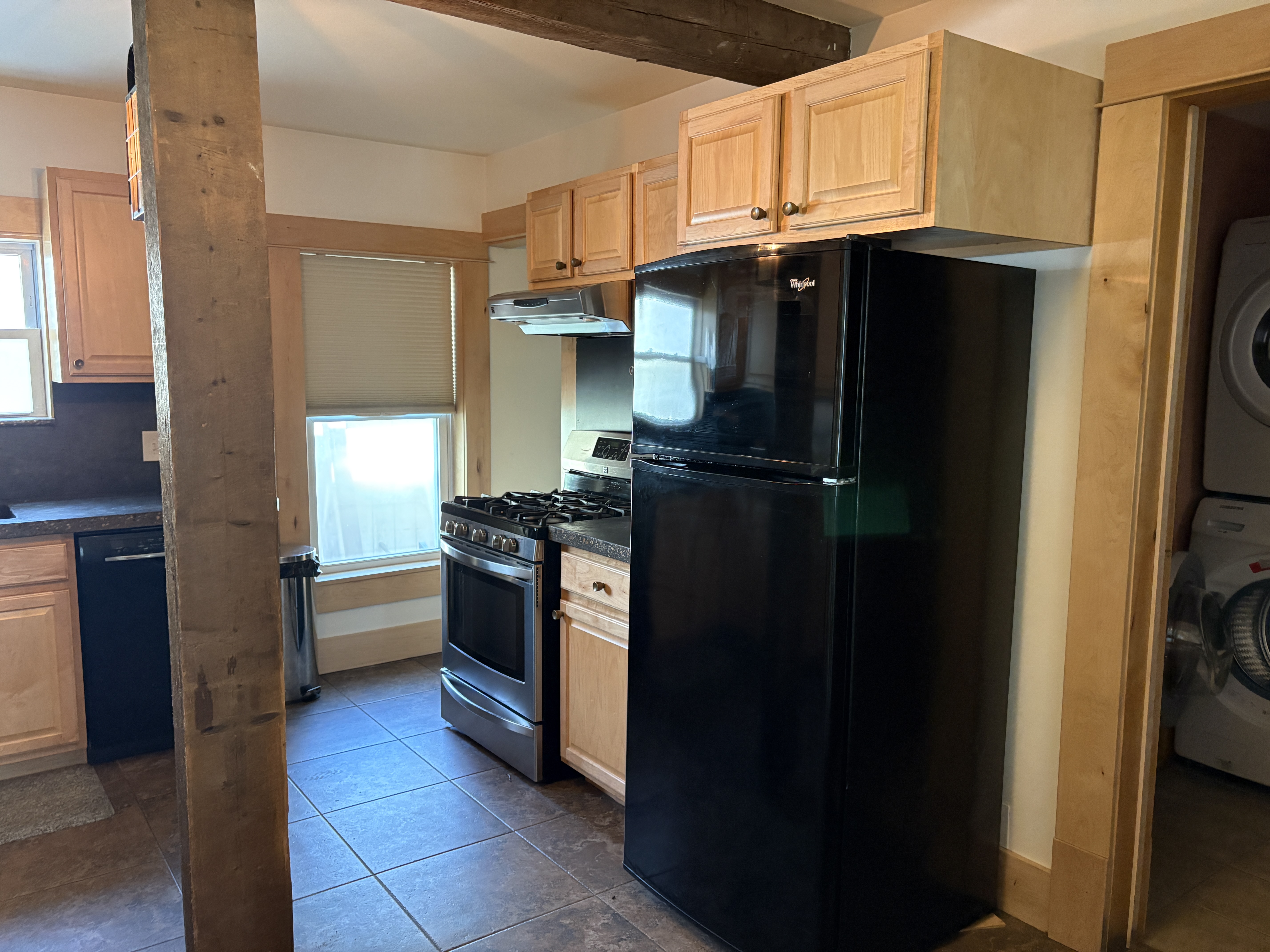 Fully Furnished 3-Bedroom Apartment in St. Johnsbury, VT - Photo 6
