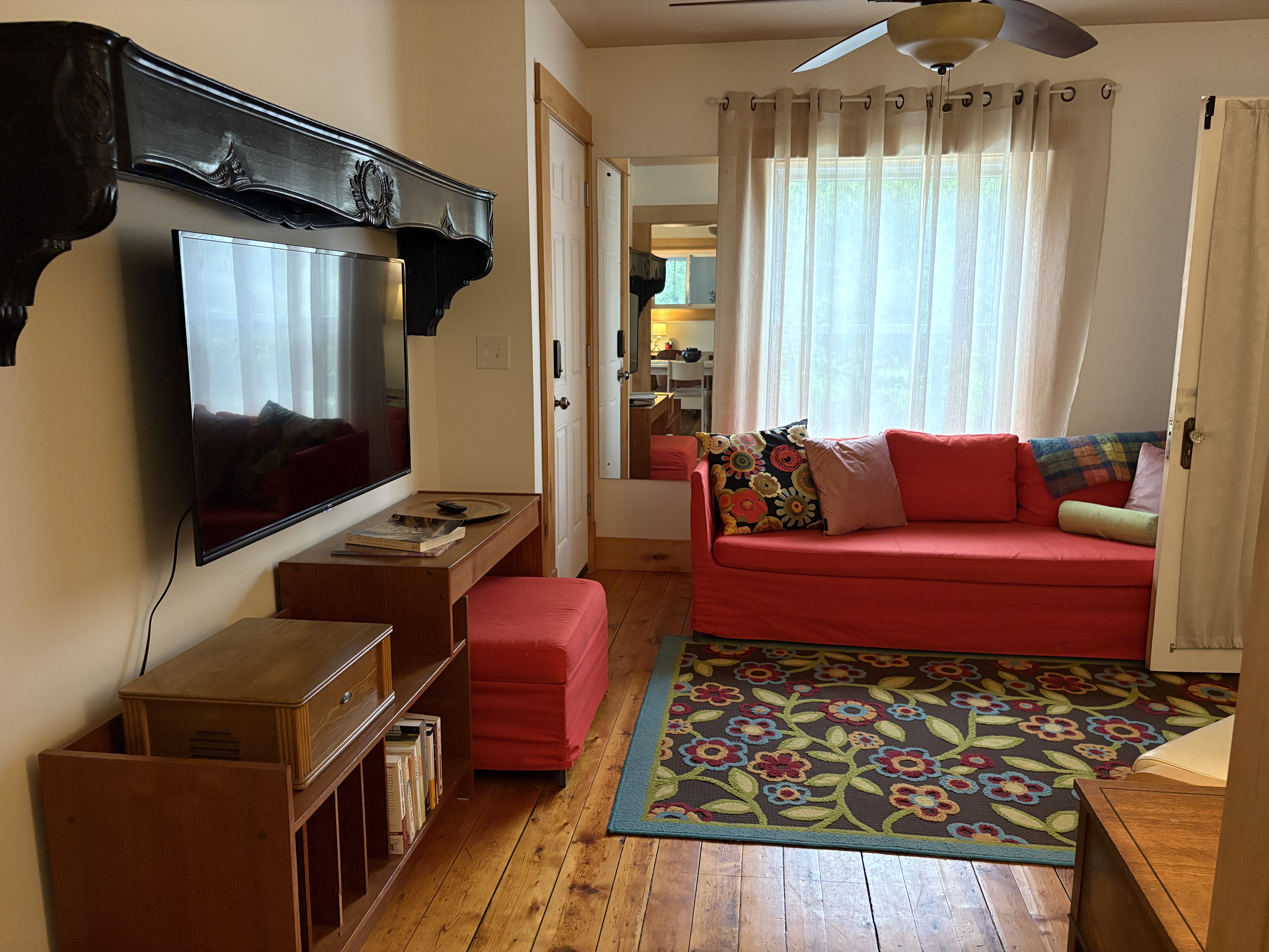 Fully Furnished 3-Bedroom Apartment in St. Johnsbury, VT - Photo 12