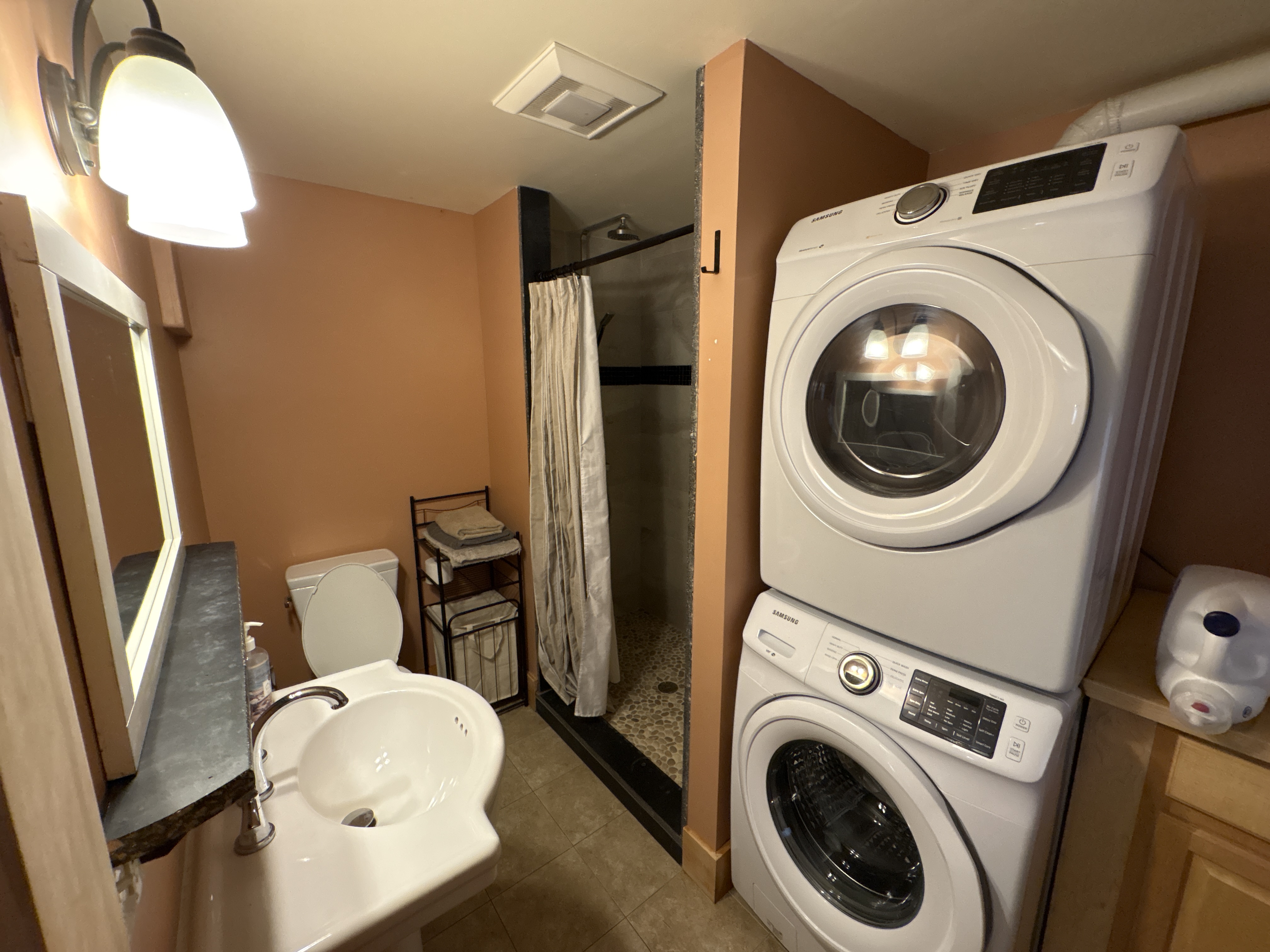 Fully Furnished 3-Bedroom Apartment in St. Johnsbury, VT - Photo 10