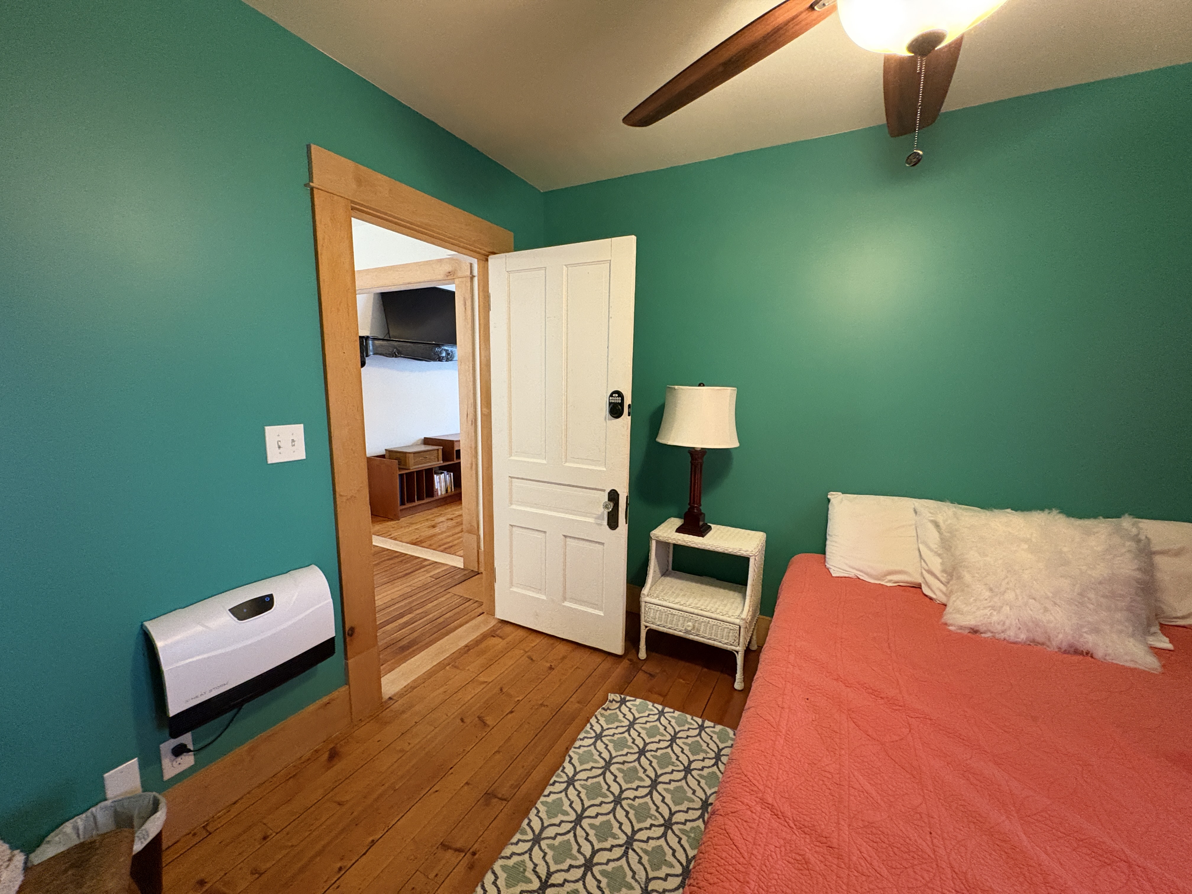 Fully Furnished 3-Bedroom Apartment in St. Johnsbury, VT - Photo 3