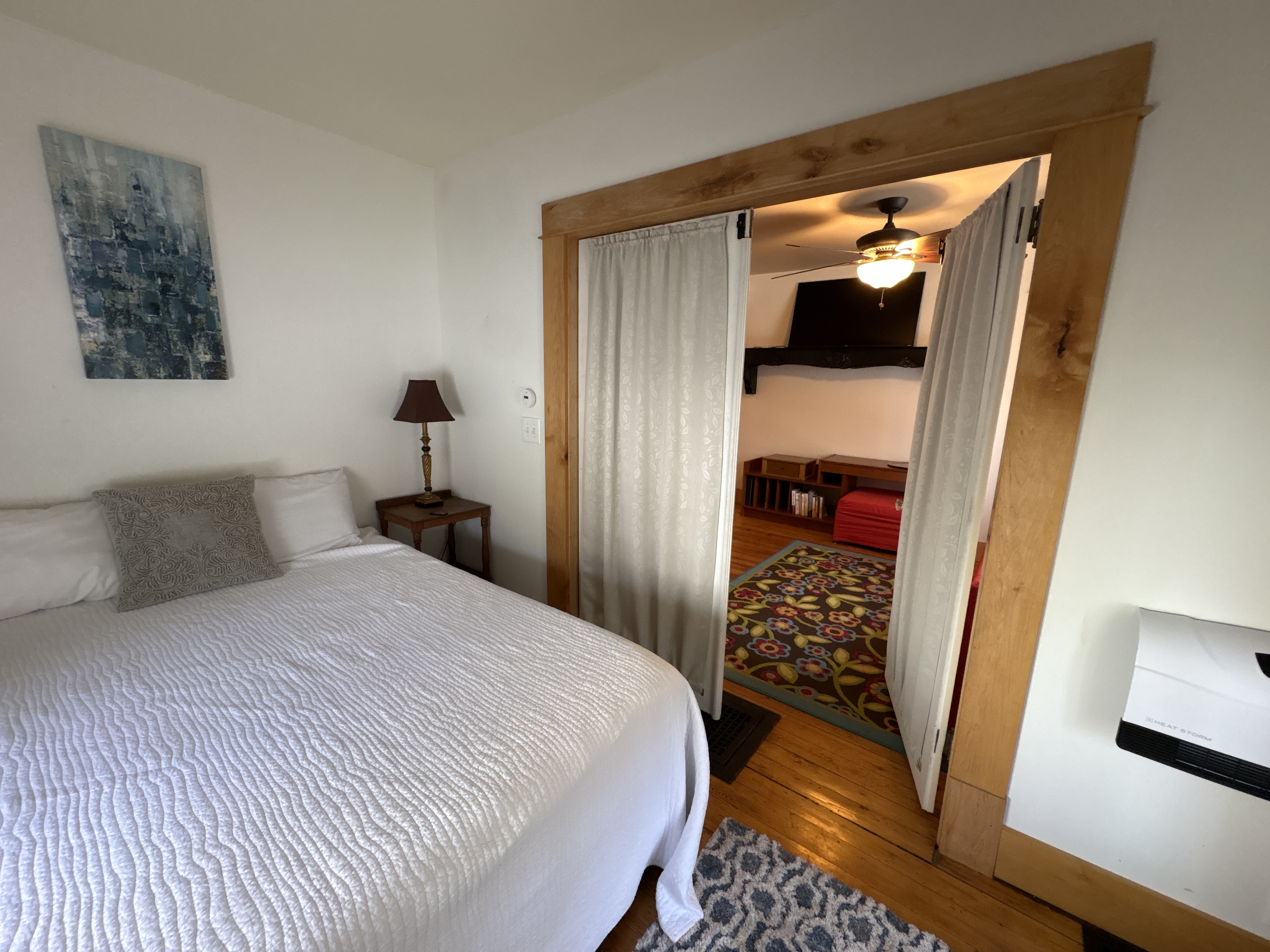 Fully Furnished 3-Bedroom Apartment in St. Johnsbury, VT - Photo 2