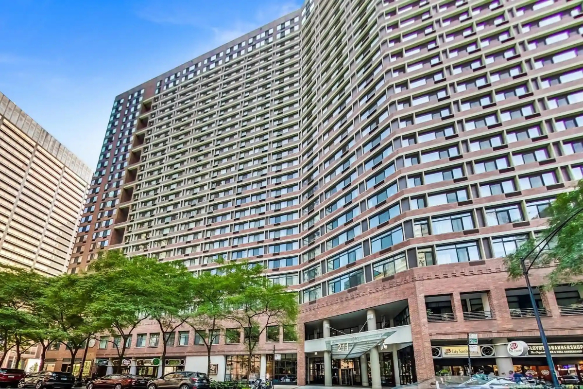 Furnished Streeterville 1BR | 12-Month Lease Preferred | Prime Downtown Location