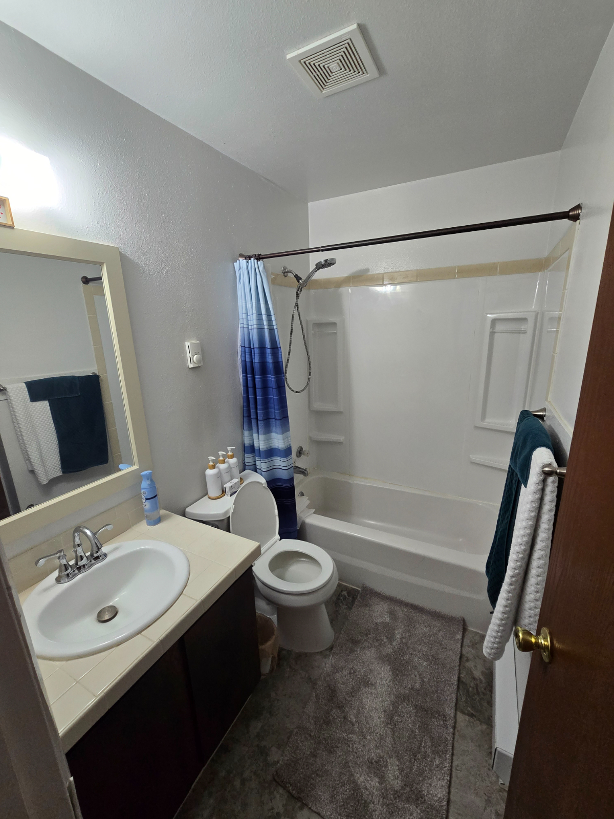 Two-Bedroom Living in a Quiet, Convenient Riverton Location - Photo 7
