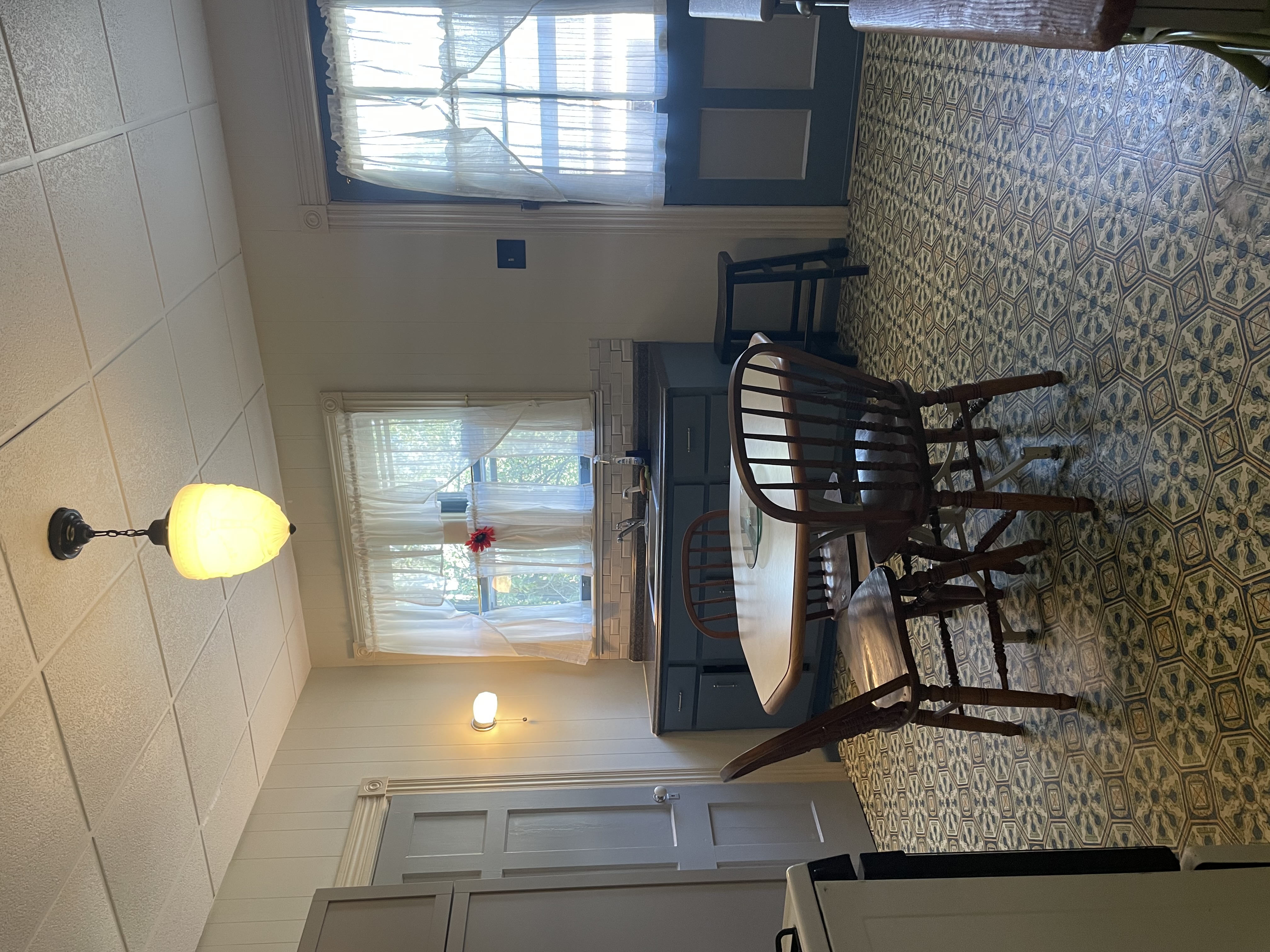 Victorian Queen Ann style home - Photo 8