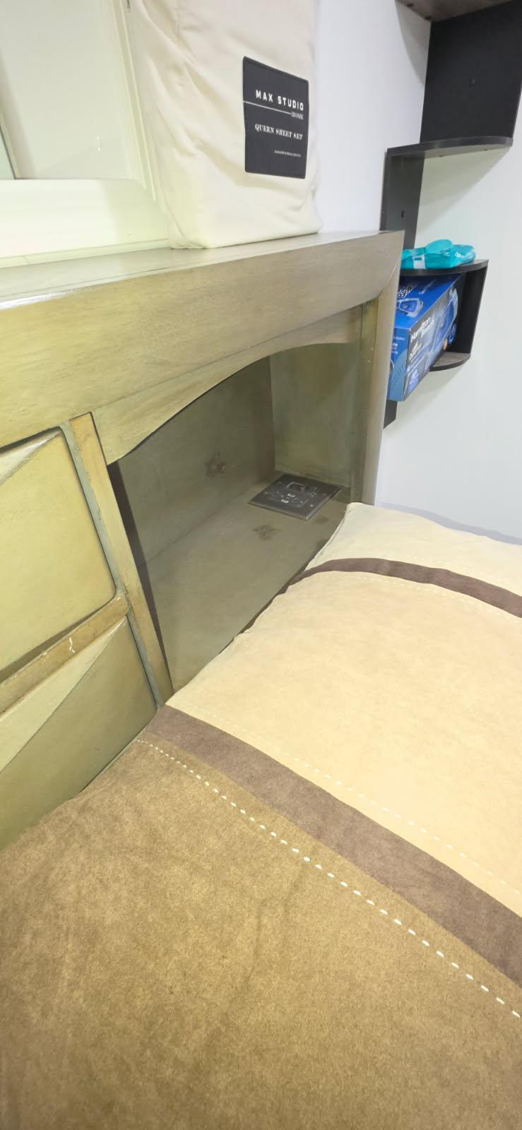 Private Room With Kitchenette Near South Shore University Hospital, Good Samaritan Hospital And Deer - Photo 6