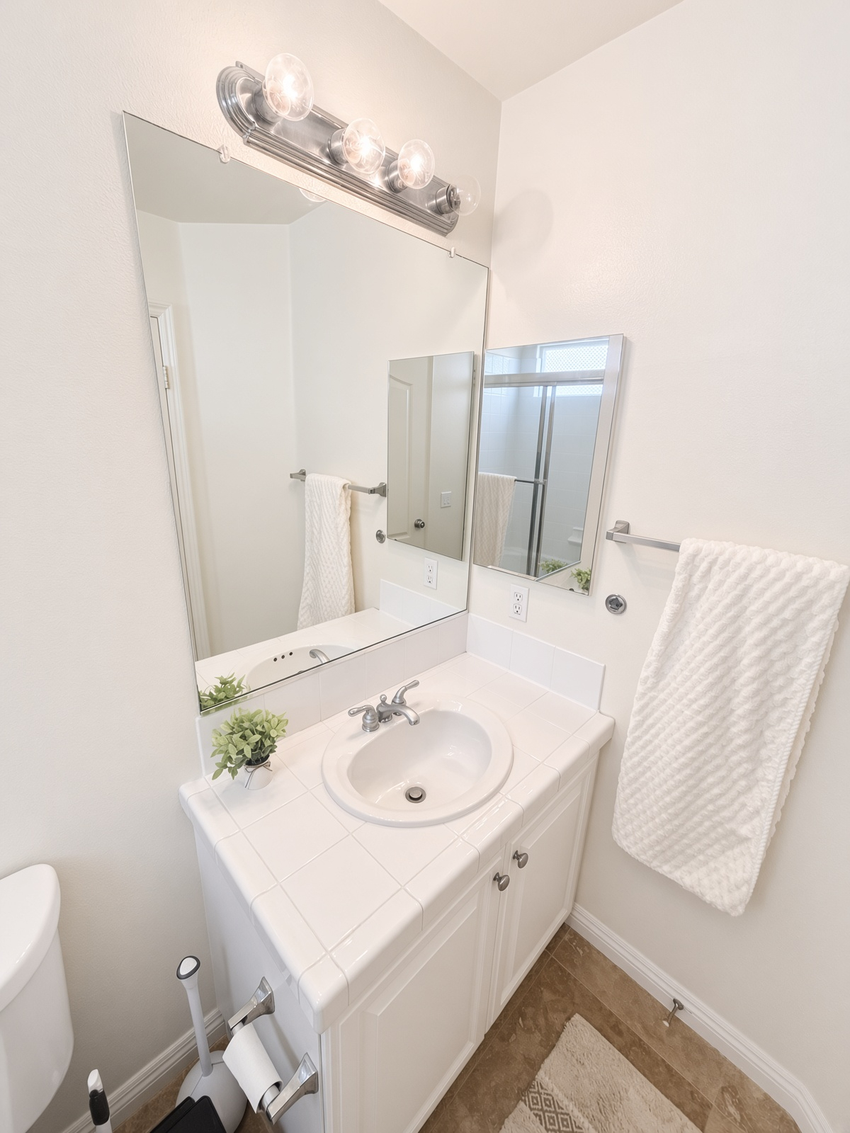 Private, Fully-Furnished Suite in Carmel Valley | 15 Min to Scripps & UCSD | Utilities, Internet Included - Photo 3
