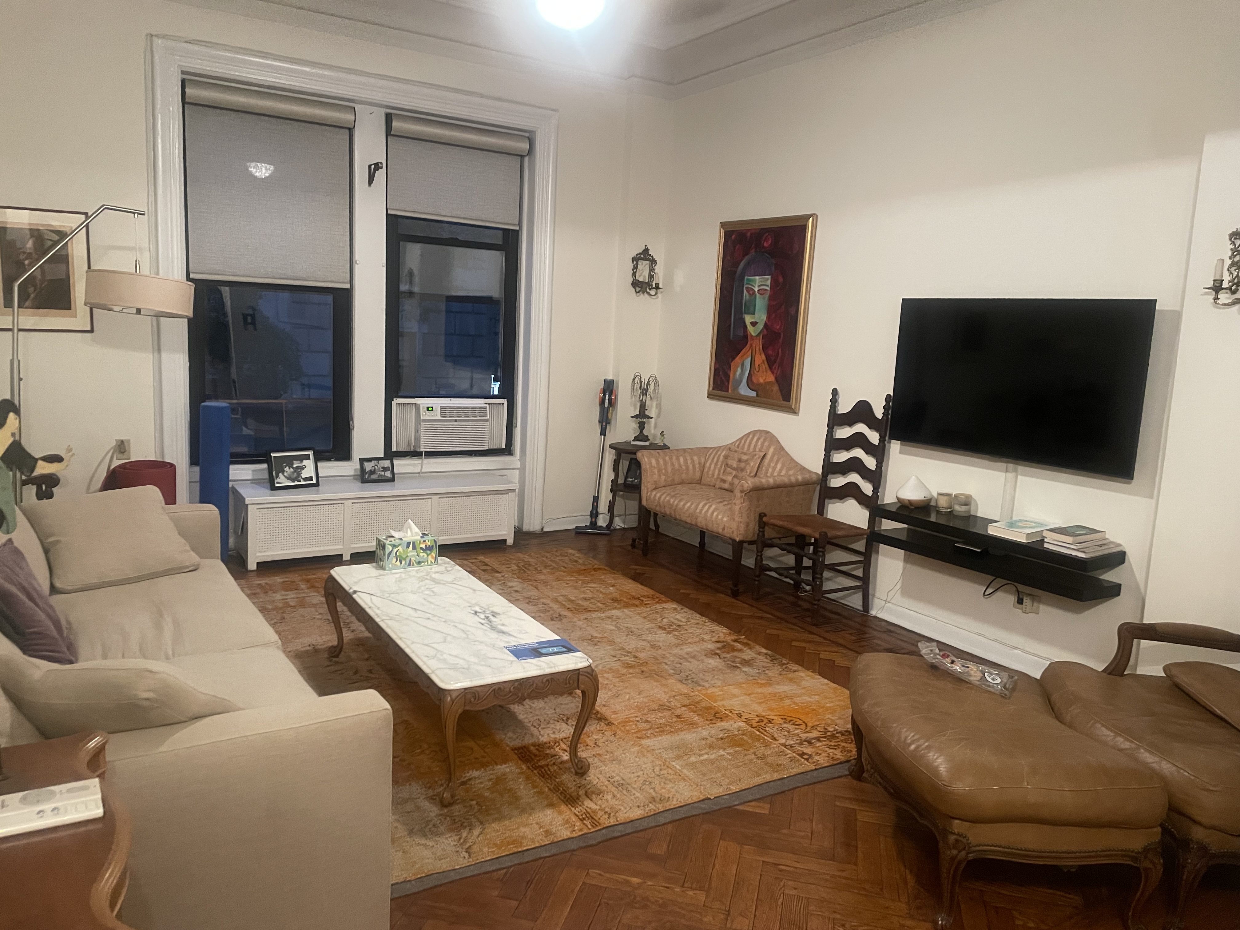 Beautiful Room in prewar building West 70's - Photo 1