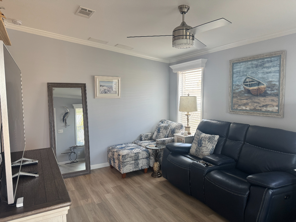 Welcome to your home away from home in beautiful Venice, Florida-where stays become memories - Photo 3